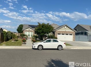 9112 Coastal Ln, Bakersfield, CA 93313