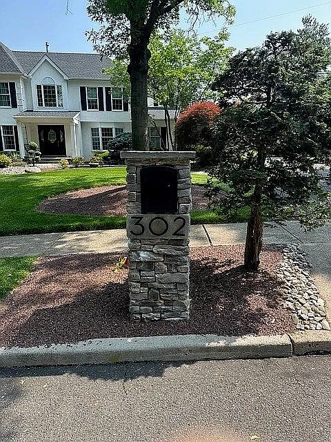 302 Mallard Ln photo 1