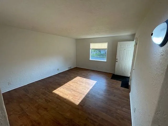 2 bed, 800 sqft, $1,490 — Photo 4