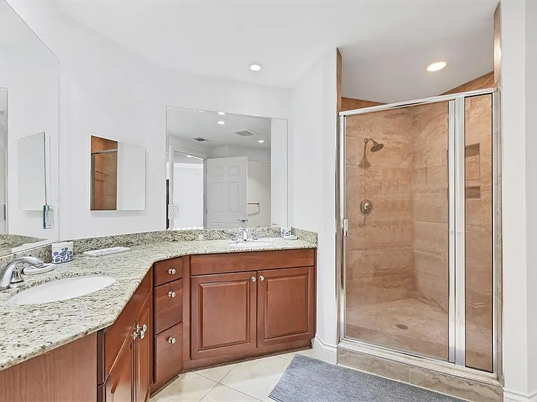 8111 Lakewood Main St #304 — Photo 20