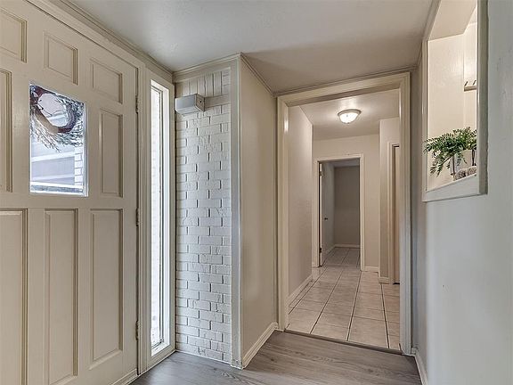 4th image of 111 Oakside Dr