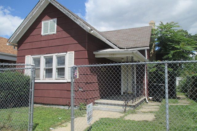 1st image of 1321 Poland St