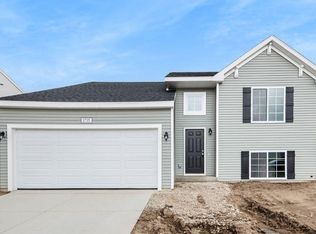 1735 Harper Grove Ln, Vicksburg, MI