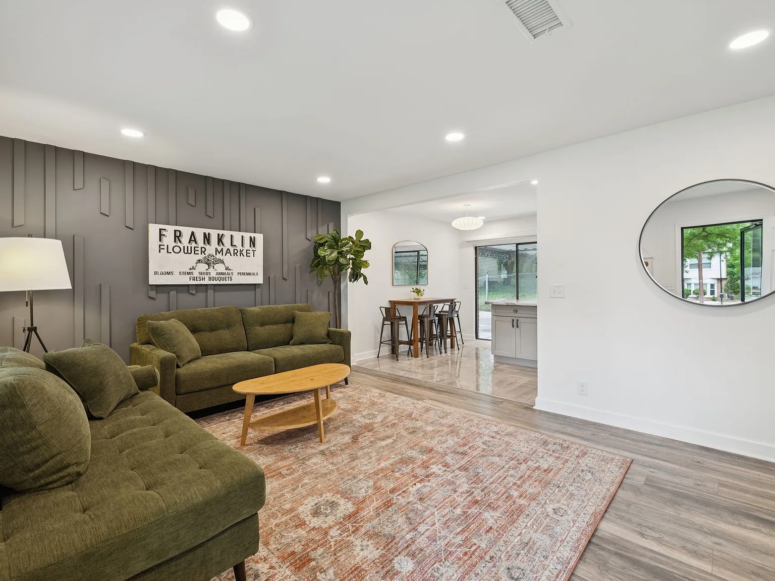 1013 Brink Pl — Photo 3