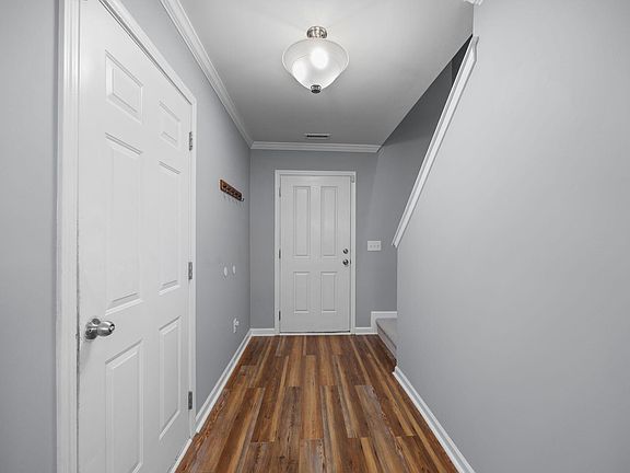 3rd image of 613 Collington Dr