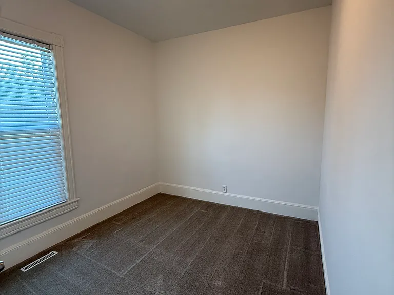 57 E Ash St — Photo 5