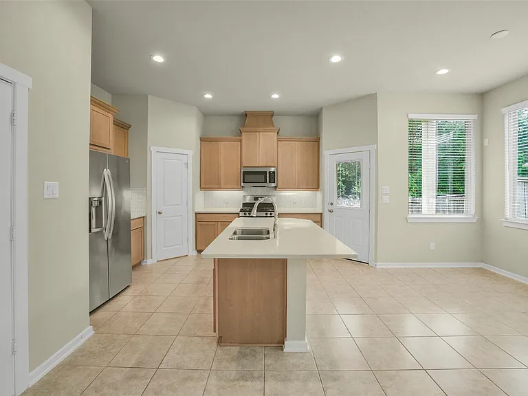 323 N Spotted Fern Dr — Photo 10