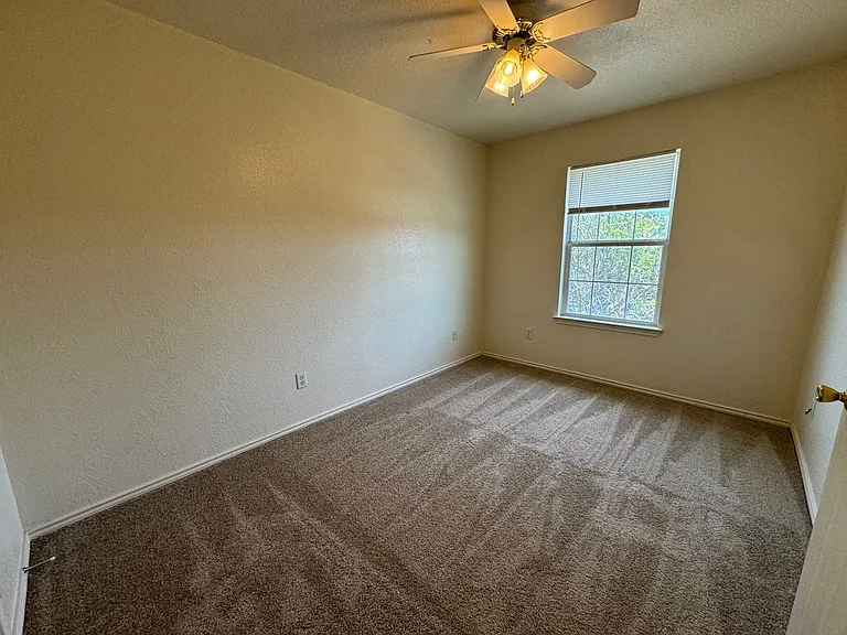 4508 Mattie Dr — Photo 10