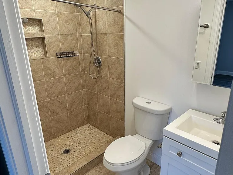 653 E Fox Hills Dr — Photo 13