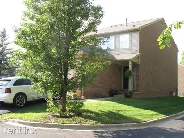 8997 Newport Ct, Livonia, MI 48150