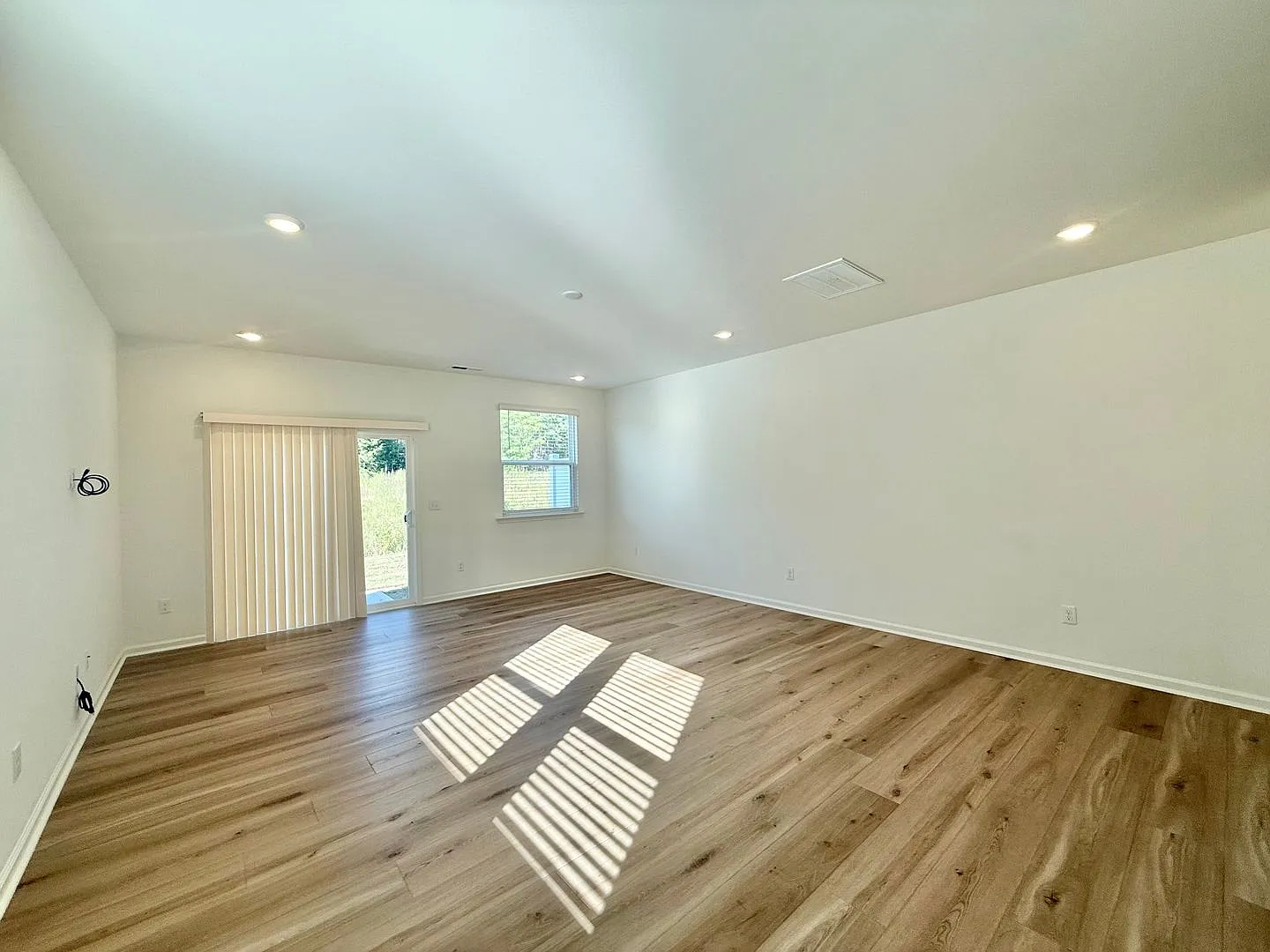 Stunning New Construction 3BD, 2.5BA End Unit Wake Forest Townhome in a Prime Location Near Shopp... — Photo 4