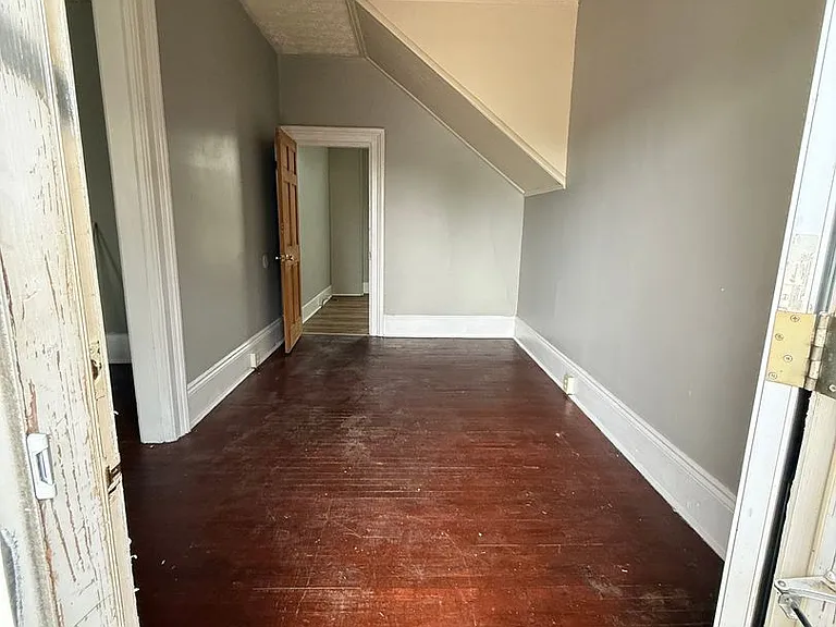 321 W Charles St #1 — Photo 6