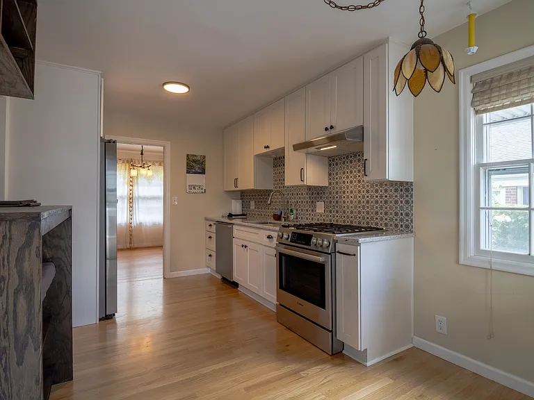 1527 NE 64th Ave — Photo 8