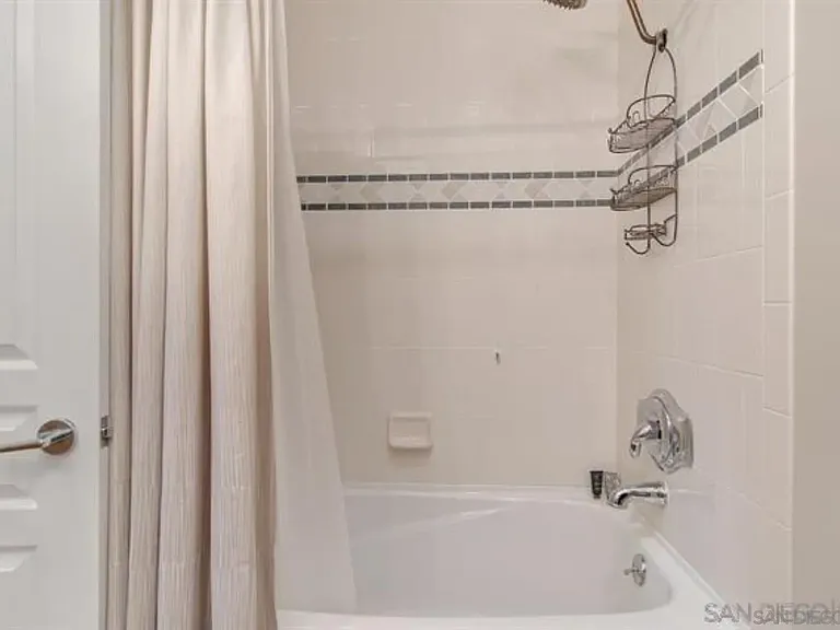 531 Front St — Photo 45