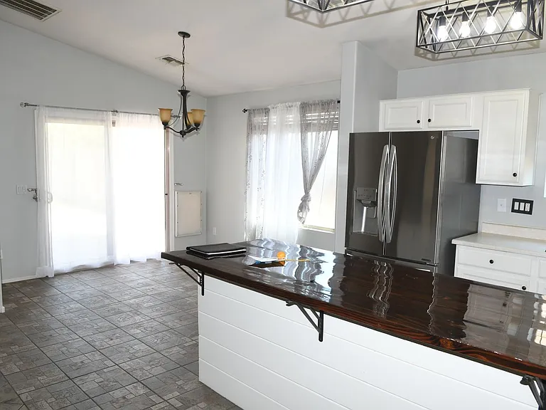 13950 W Maui Ln — Photo 5