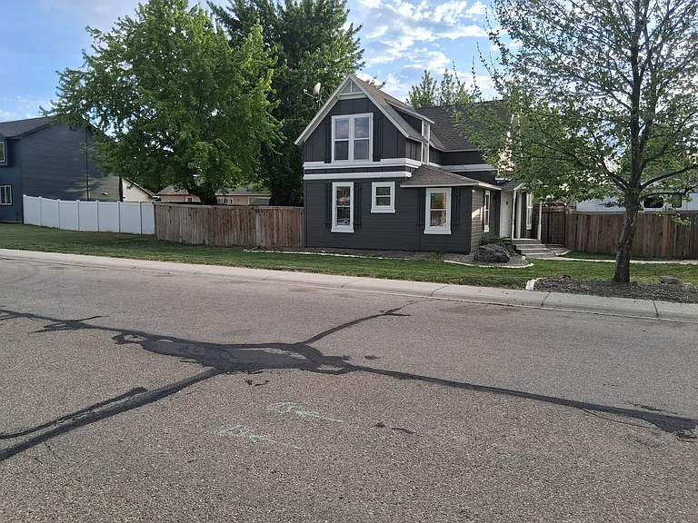 2507 S Canyon St — Photo 23