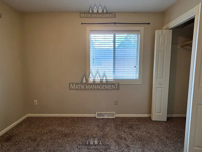 2609 25th St NW — Photo 31