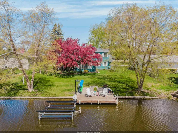 917 Windward Ct, Oshkosh, WI 54901