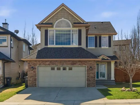 78 E Westmount Cir, Okotoks, AB T1S 0B4