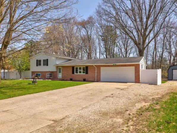 372 Cass River Dr, Caro, MI 48723