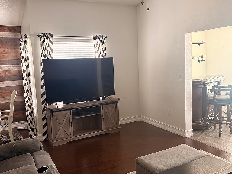 4208 Northampton Dr — Photo 5