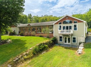 332 Ravenelle Rd, North Grosvenordale, CT 06255