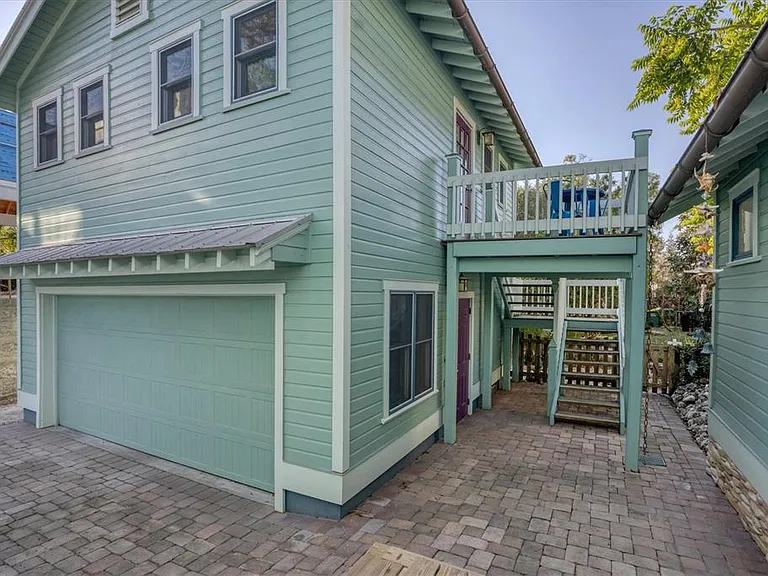 1716 Oak St — Photo 20
