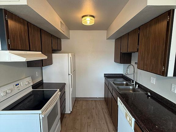 4th image of 100 Mulberry Ave Unit 113