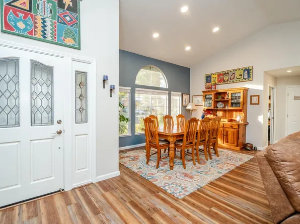 5910 Willowynd Dr, Rocklin, CA 95677
