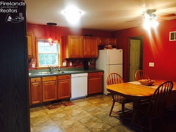 5th image of 409 Shawn Ct