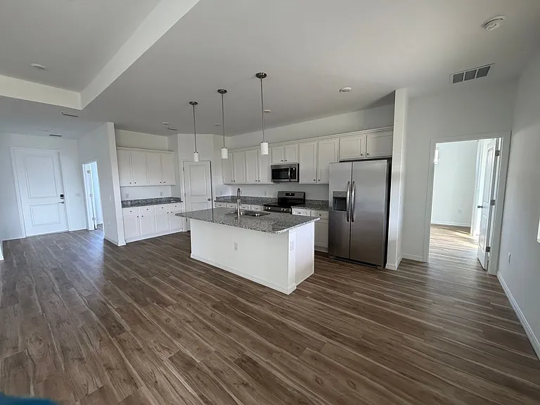 18418 Wintergarden Ave — Photo 7