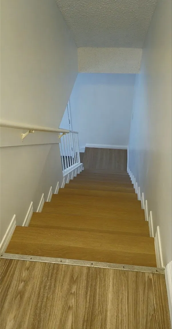 2 bed, 1050 sqft, $2,350 — Photo 3