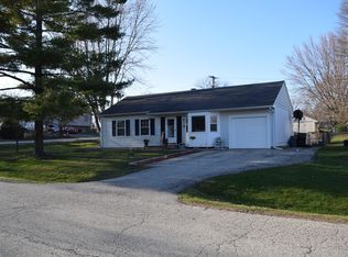 1014 Hilltop Blvd, McHenry, IL 60050