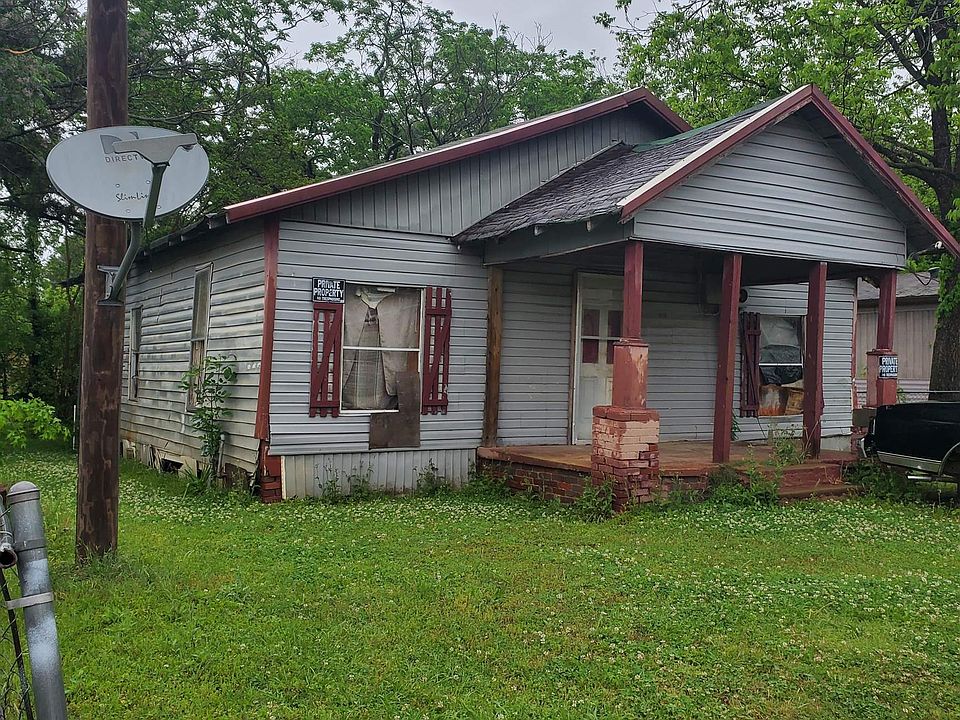 2nd image of 712 Hickory St