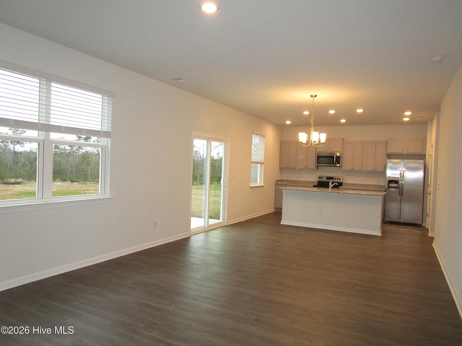 4 bed, 2.5 bath, $2,300 — Photo 2