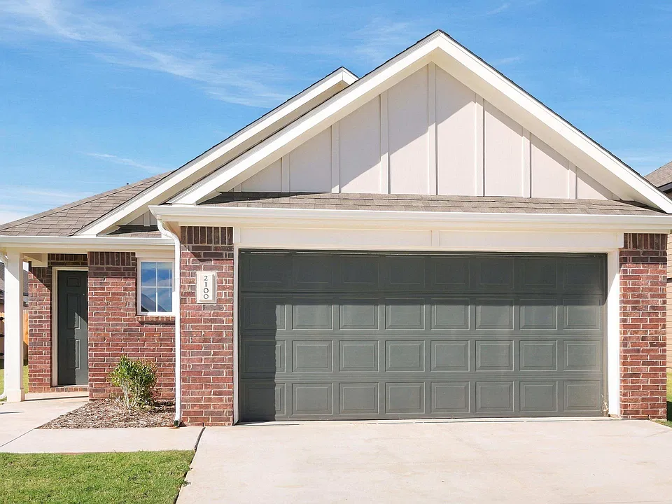 2100 Dogwood Dr