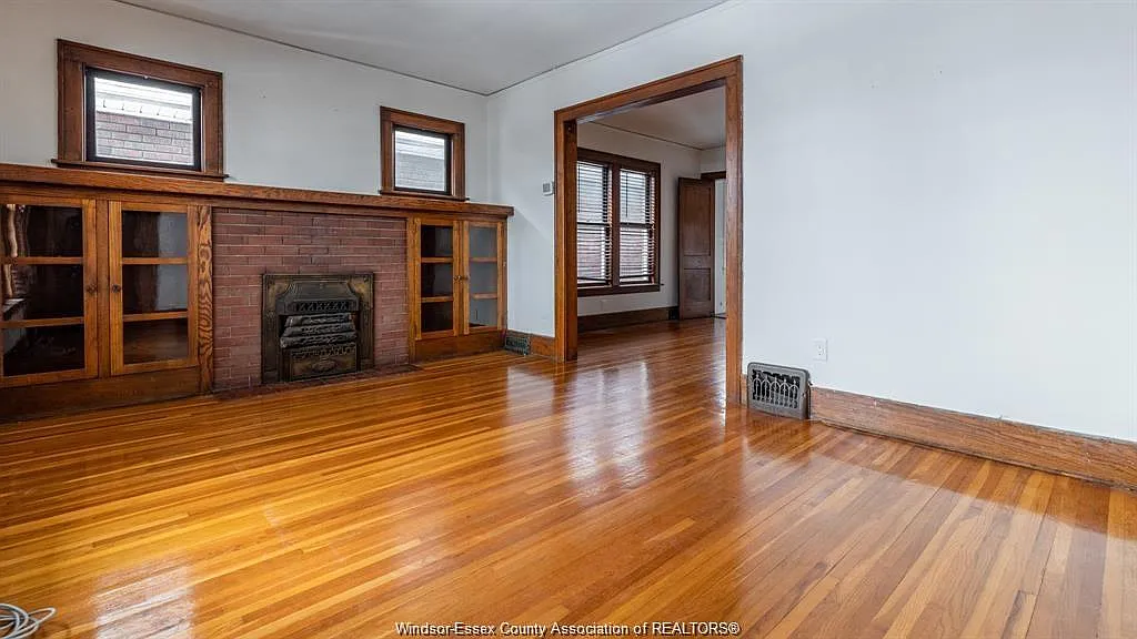 3 bed, 1000 sqft, $1,800 — Photo 3