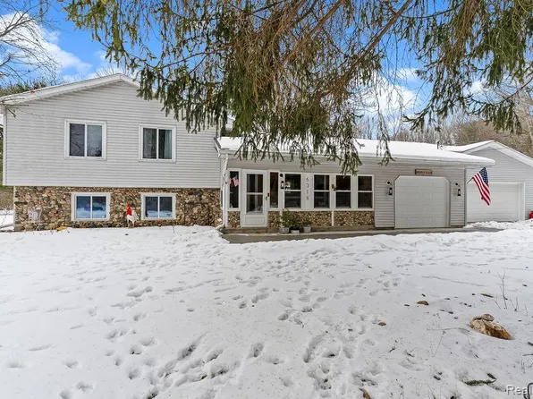 6318 Rynn Rd, North Street, MI 48049