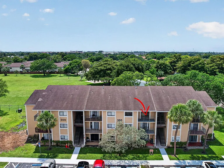 300 Palm Cir W #305 — Photo 30