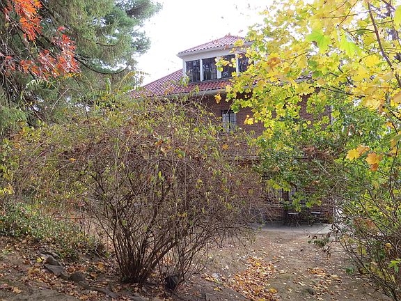 4th image of 385 W 263rd St #2