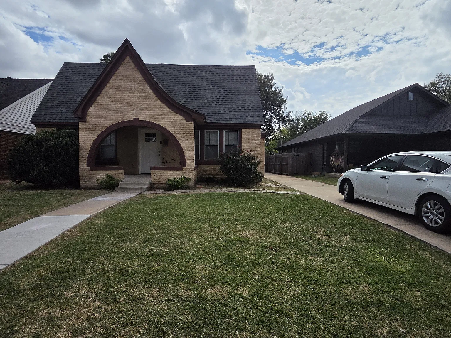 3 bed, 1437 sqft, $1,300 — Photo 2