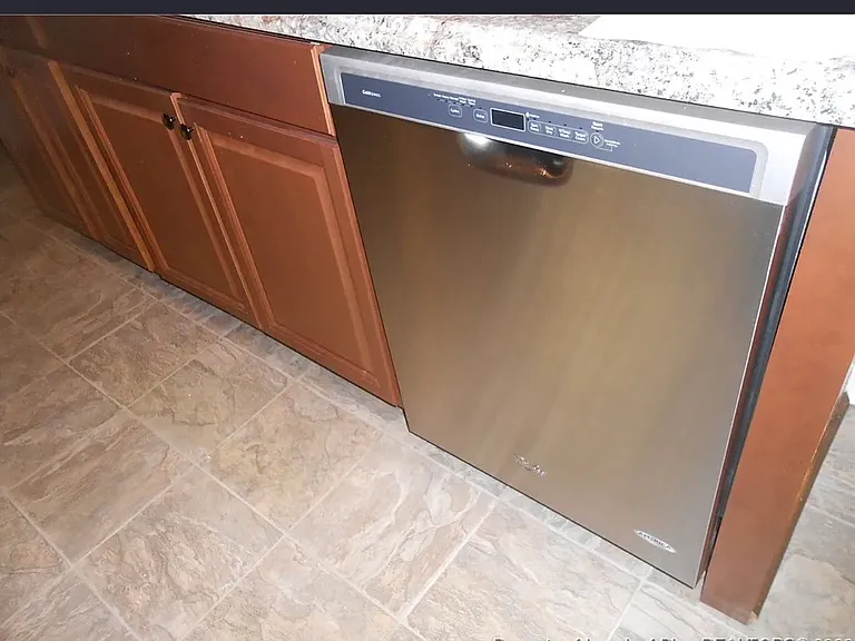 1402 Vance Dr — Photo 30