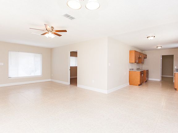 4th image of 2221 Villano Ave