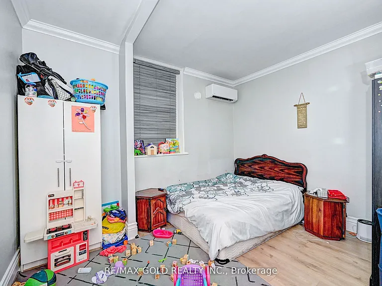 3-15 Ainslie St S #13 — Photo 10