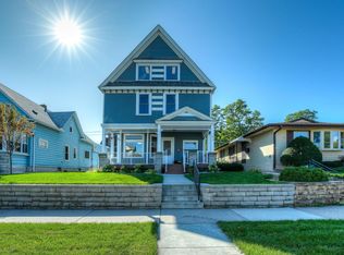 890 Iglehart Ave, Saint Paul, MN 55104