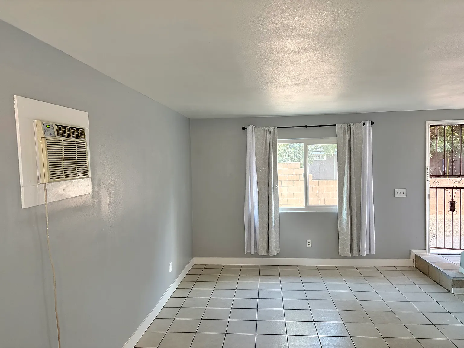 2 bed, 1.5 bath, 900 sqft, $2,050 — Photo 3