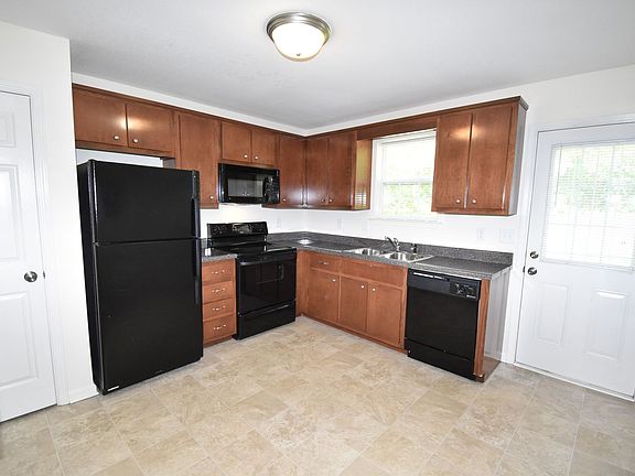 4th image of 317 S 7th St #317A