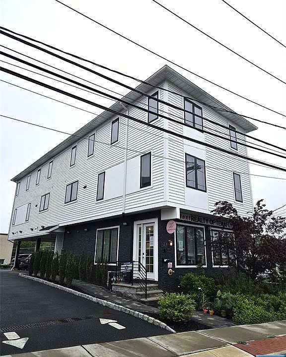 1st image of 21 Summit Street