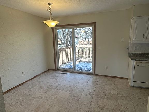 5th image of 433 Arrowhead Dr