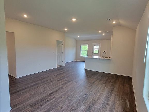 2nd image of 3511 N Scarlet Ln